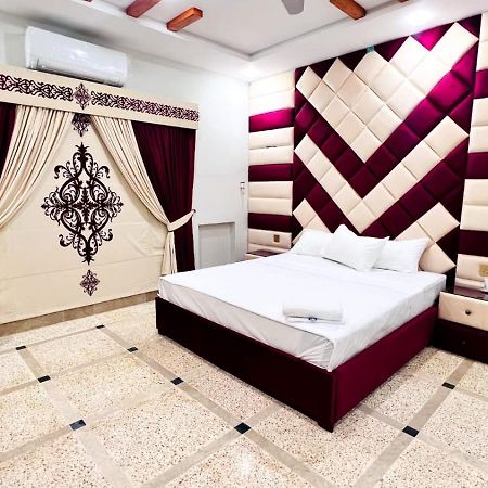 Lavish Inn Исламабад Экстерьер фото