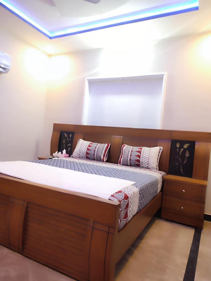 Lavish Inn Исламабад Экстерьер фото