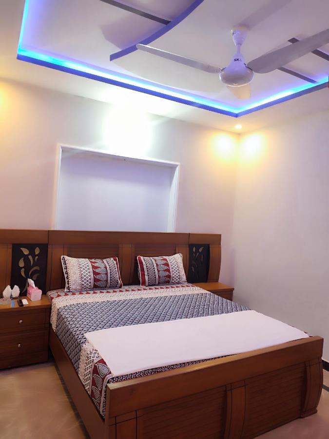 Lavish Inn Исламабад Экстерьер фото