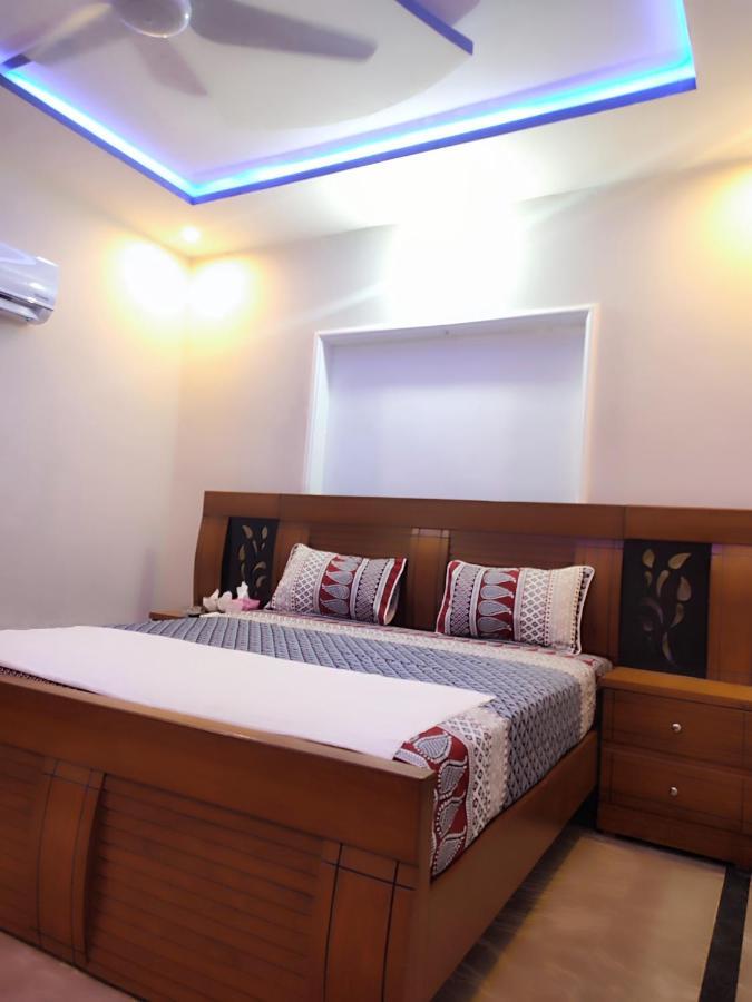 Lavish Inn Исламабад Экстерьер фото