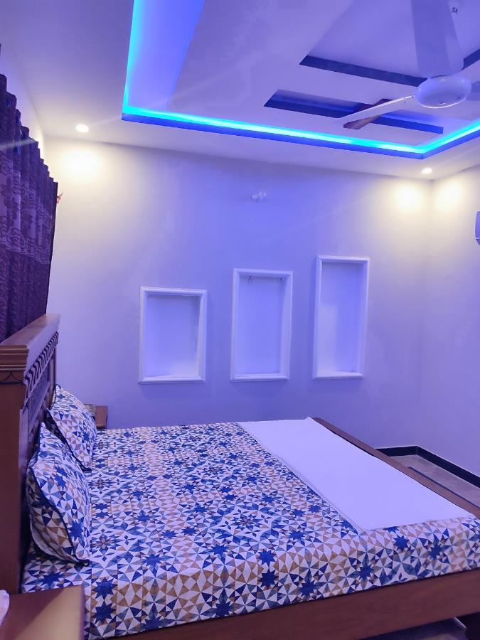 Lavish Inn Исламабад Экстерьер фото